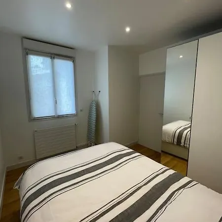 Paris Centre Hopital Percy 2 Pieces Tres Lumineux Grand Apartment Clamart