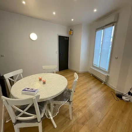 Paris Centre Hopital Percy 2 Pieces Tres Lumineux Grand * Clamart